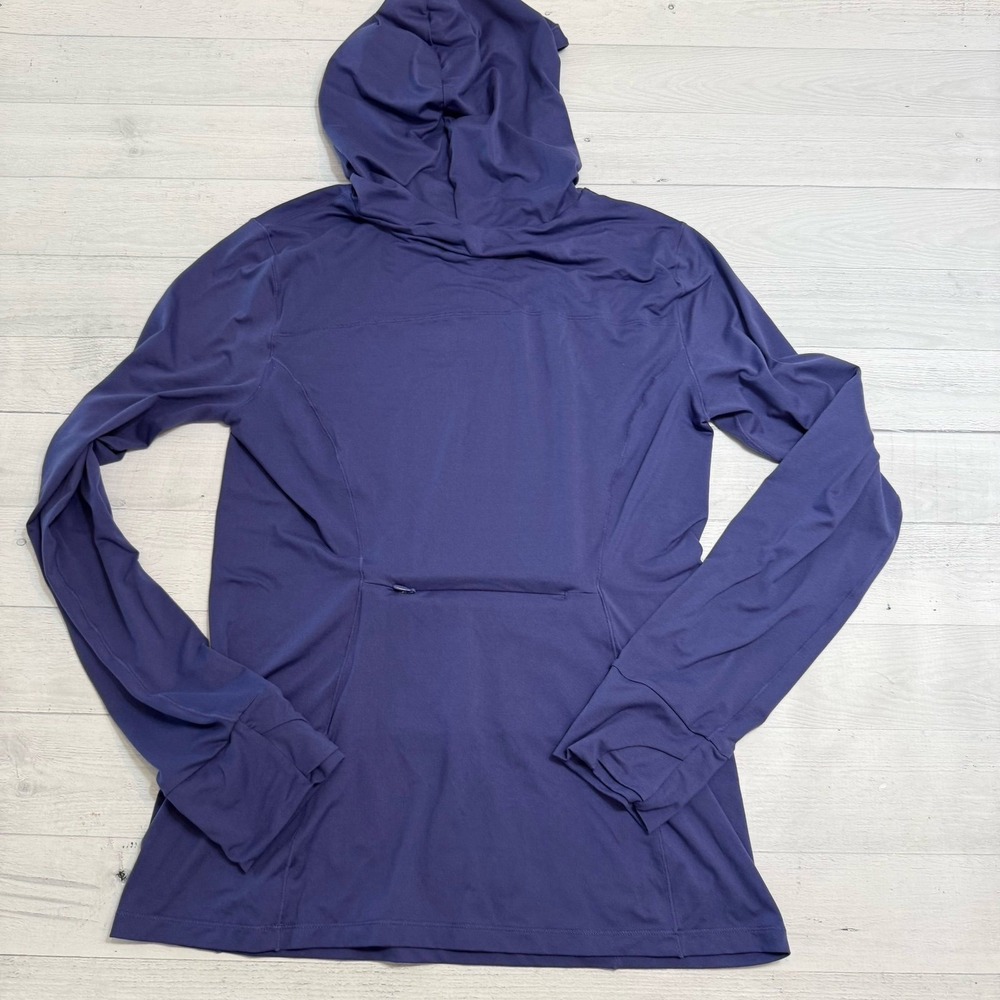 Fabletics women's purple hooded shirt‎ medium - Picture 2 of 6